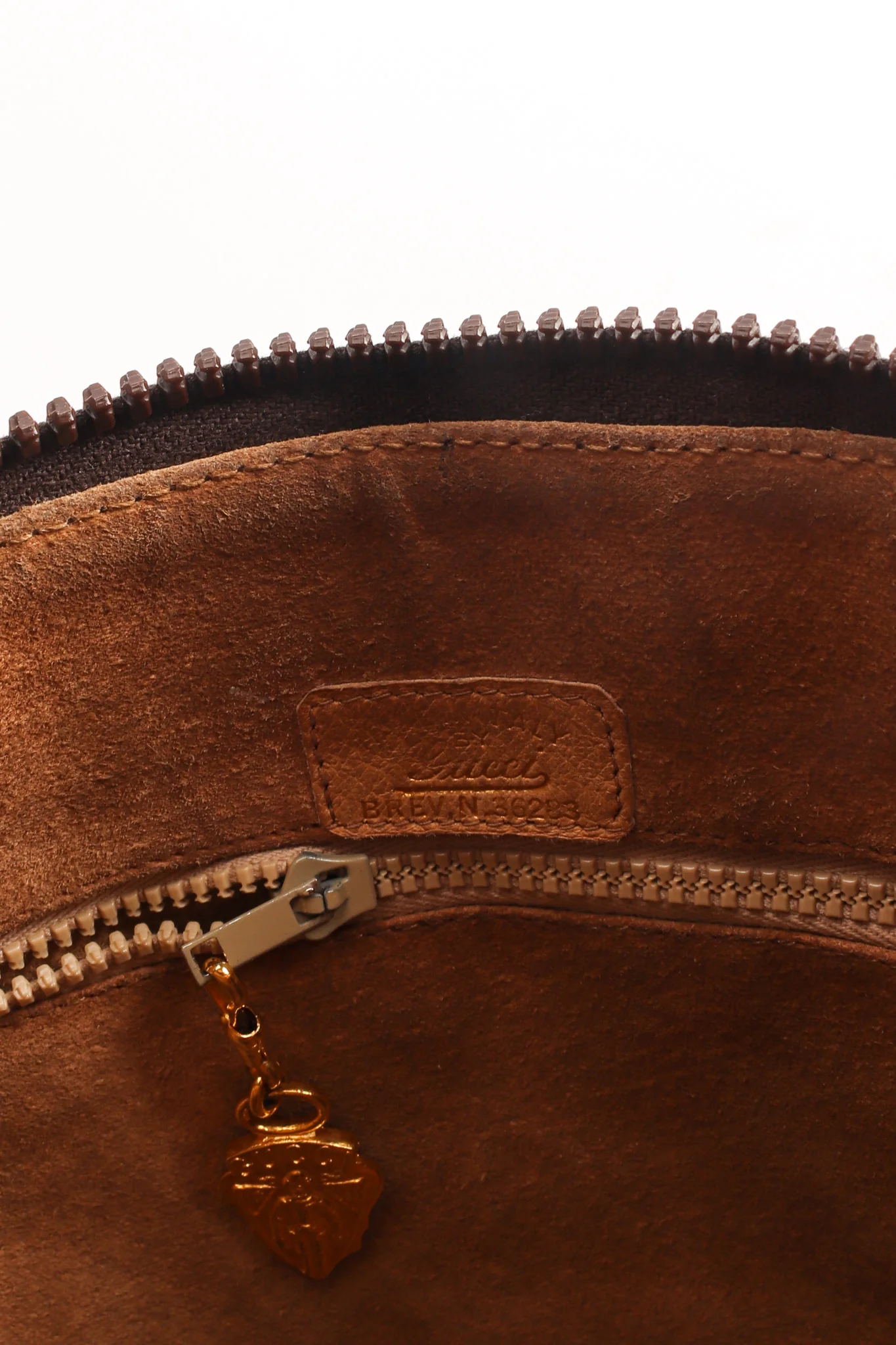 1970s Suede Shoulder Bag - Image 12