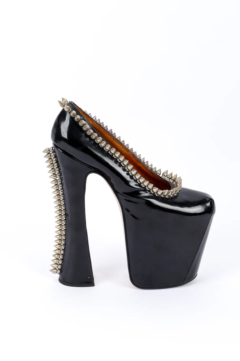 Spike Studded Super Elevated Court Platforms - Image 2