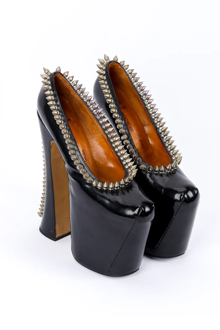 Spike Studded Super Elevated Court Platforms - Image 3