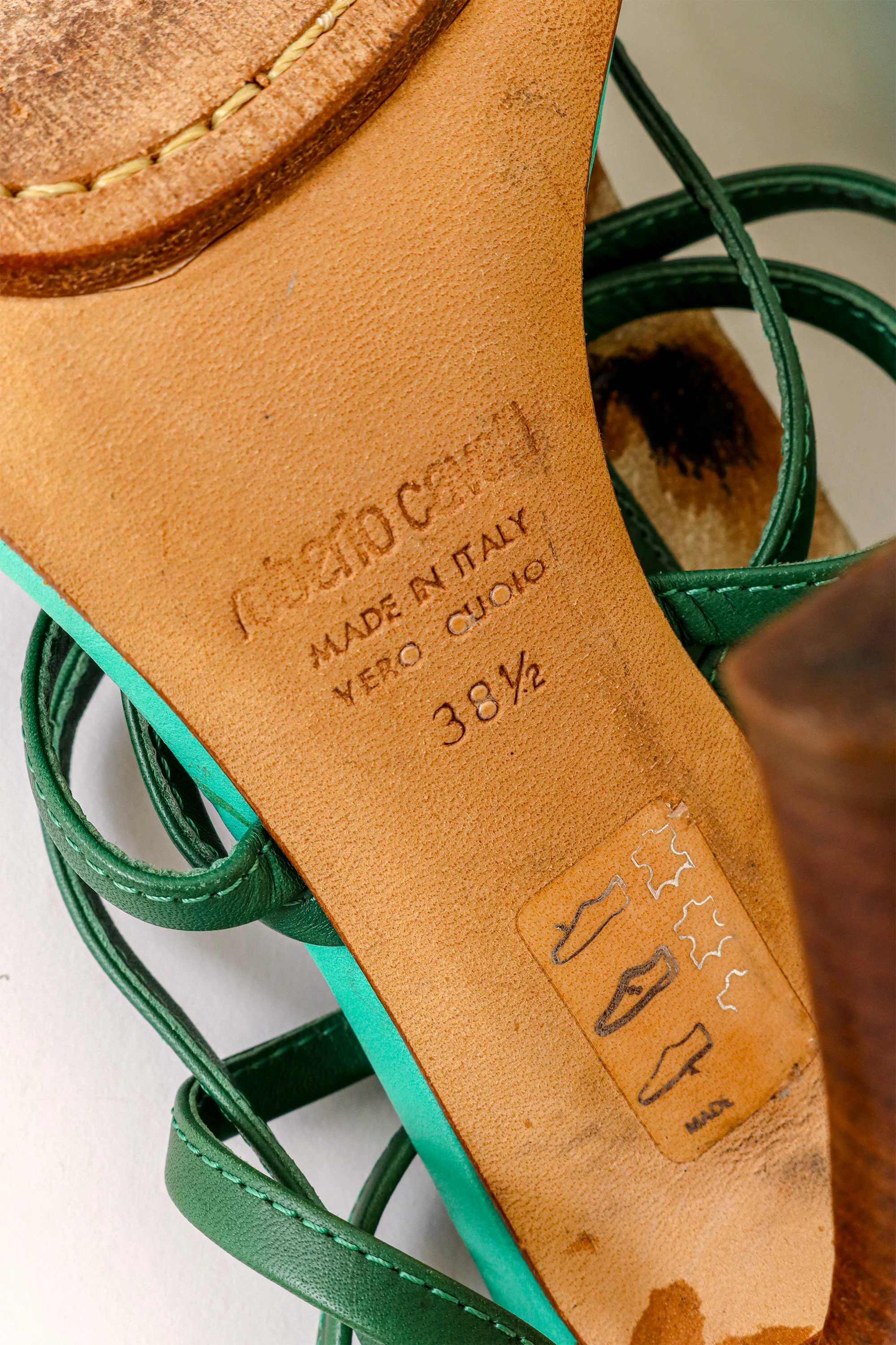 2005 S/S Green Strappy Crocodile Heels - Image 11