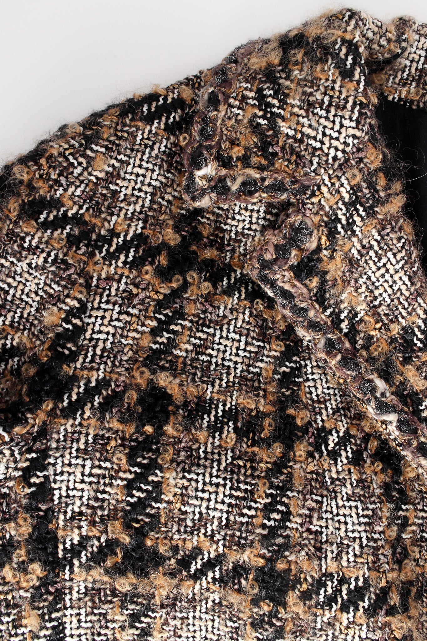 2005A Tweed Jacket & Skirt Wool Set - Image 12