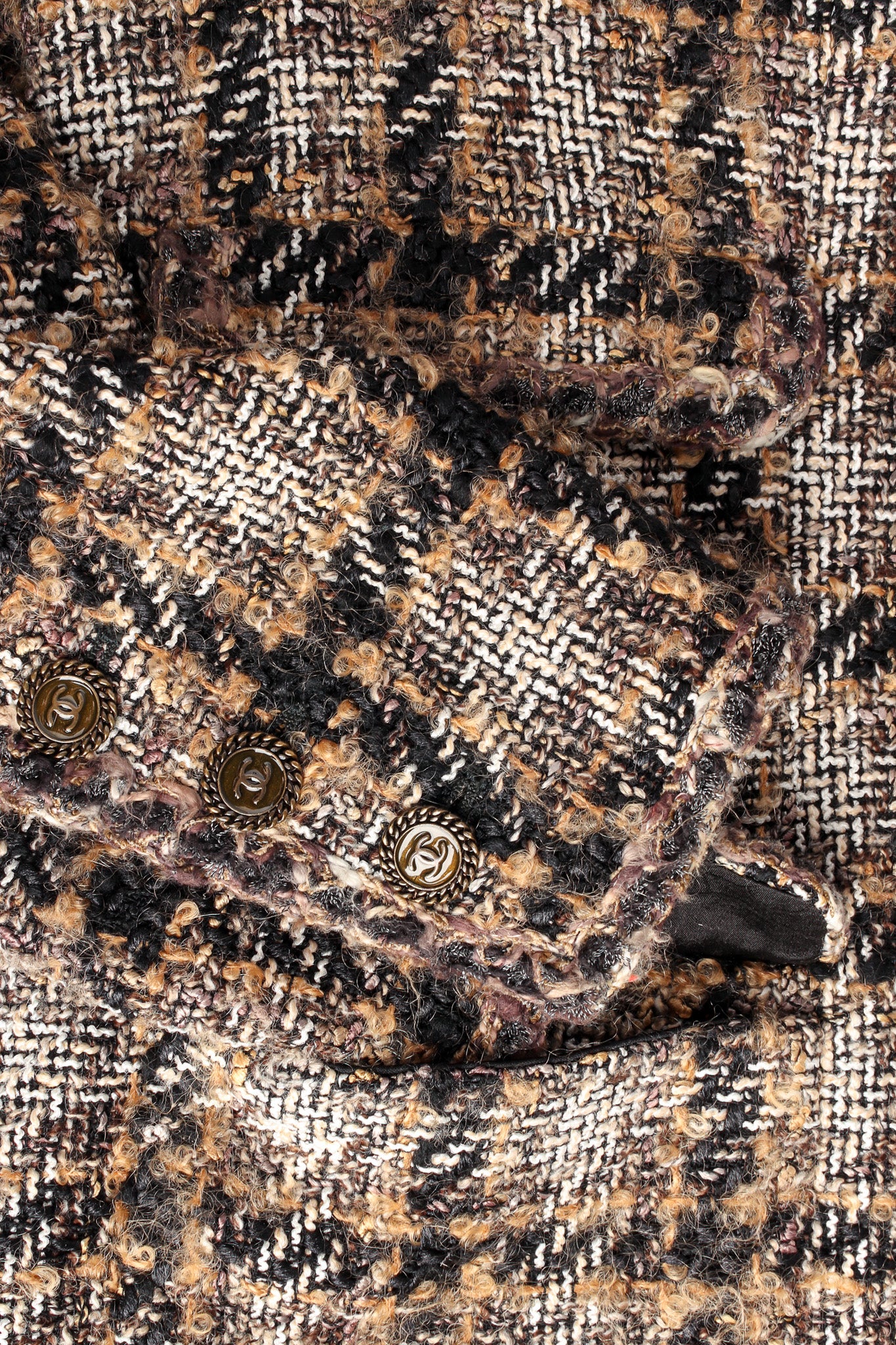 2005A Tweed Jacket & Skirt Wool Set - Image 13