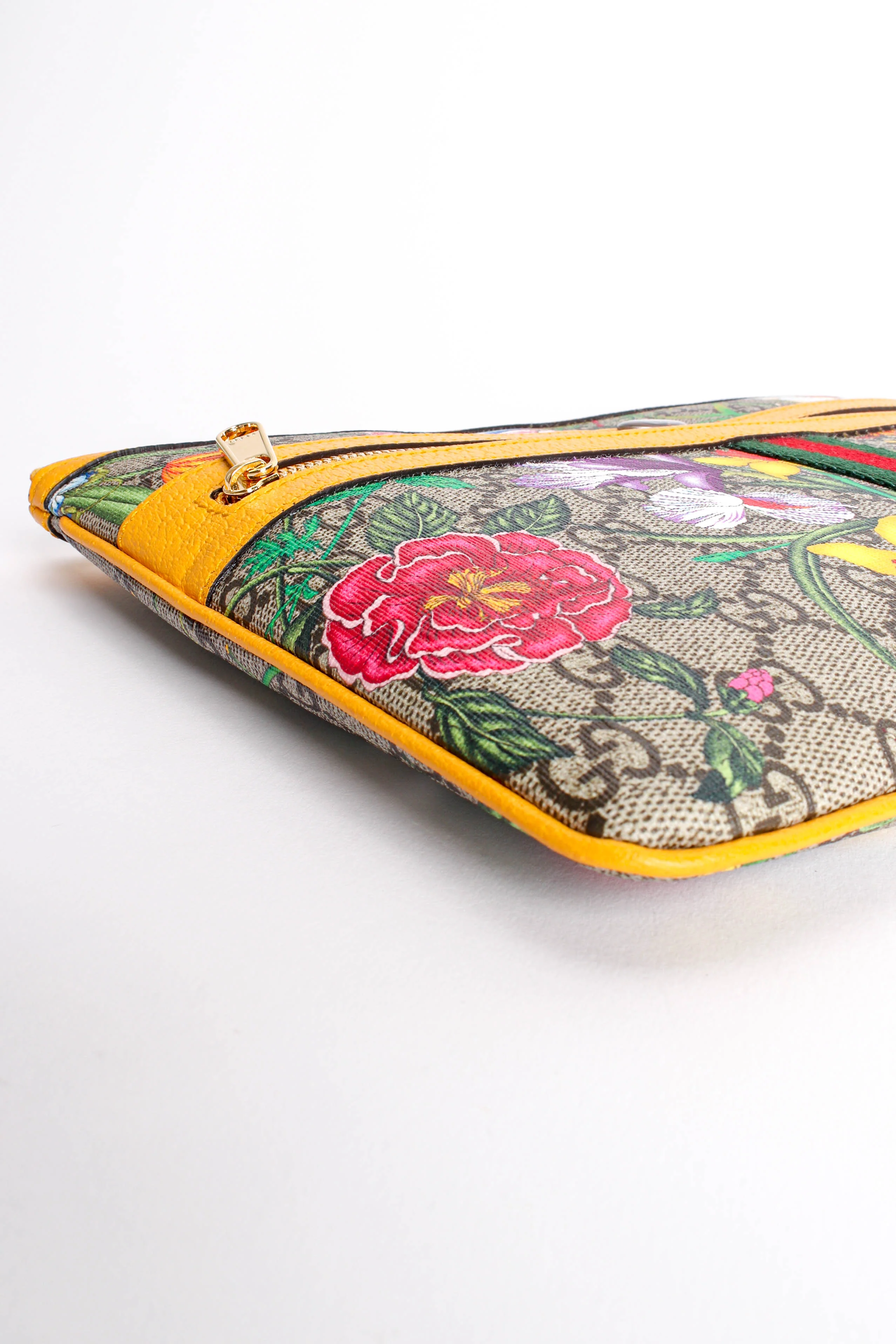 2019 Resort Ophidia Supreme GG Flora Pouch - Image 9