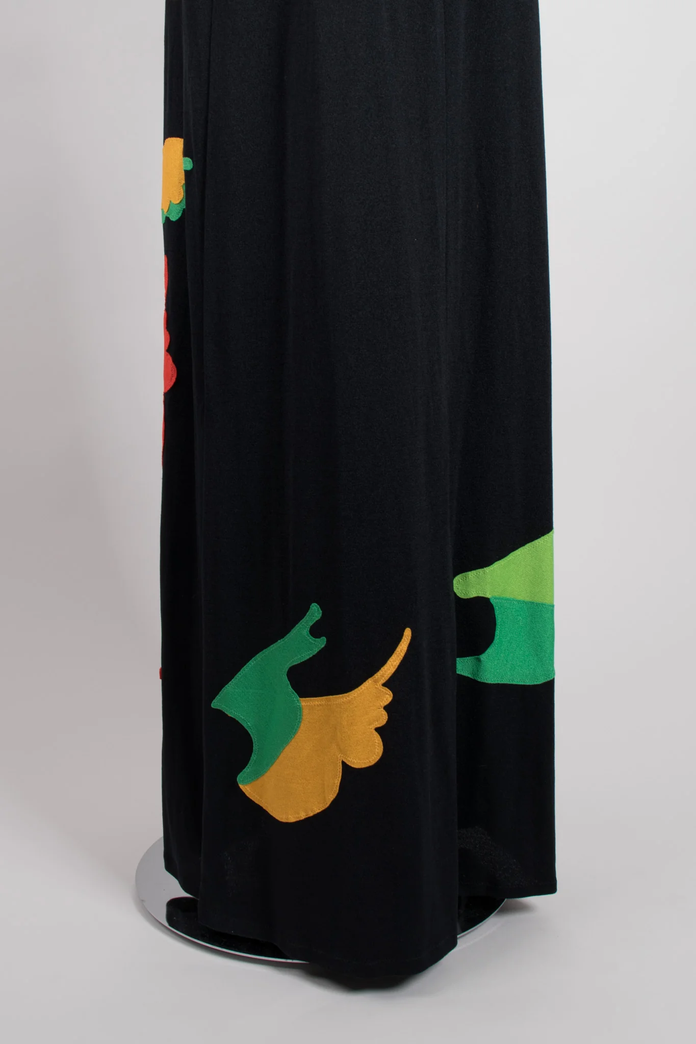 4U2 Keyhole Appliqué Jersey Dress - Image 9