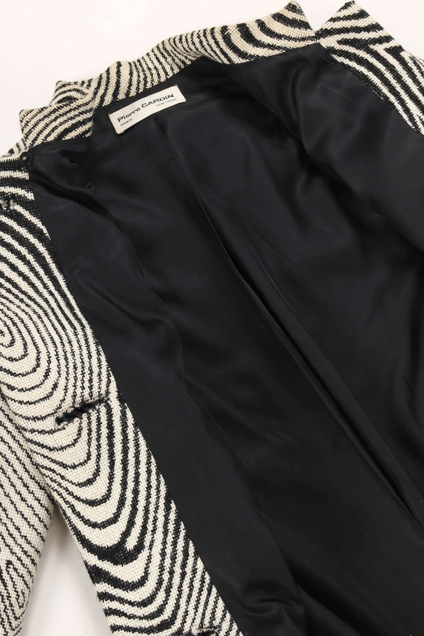 Abstract Moiré Wool Coat & Stole Set - Image 12