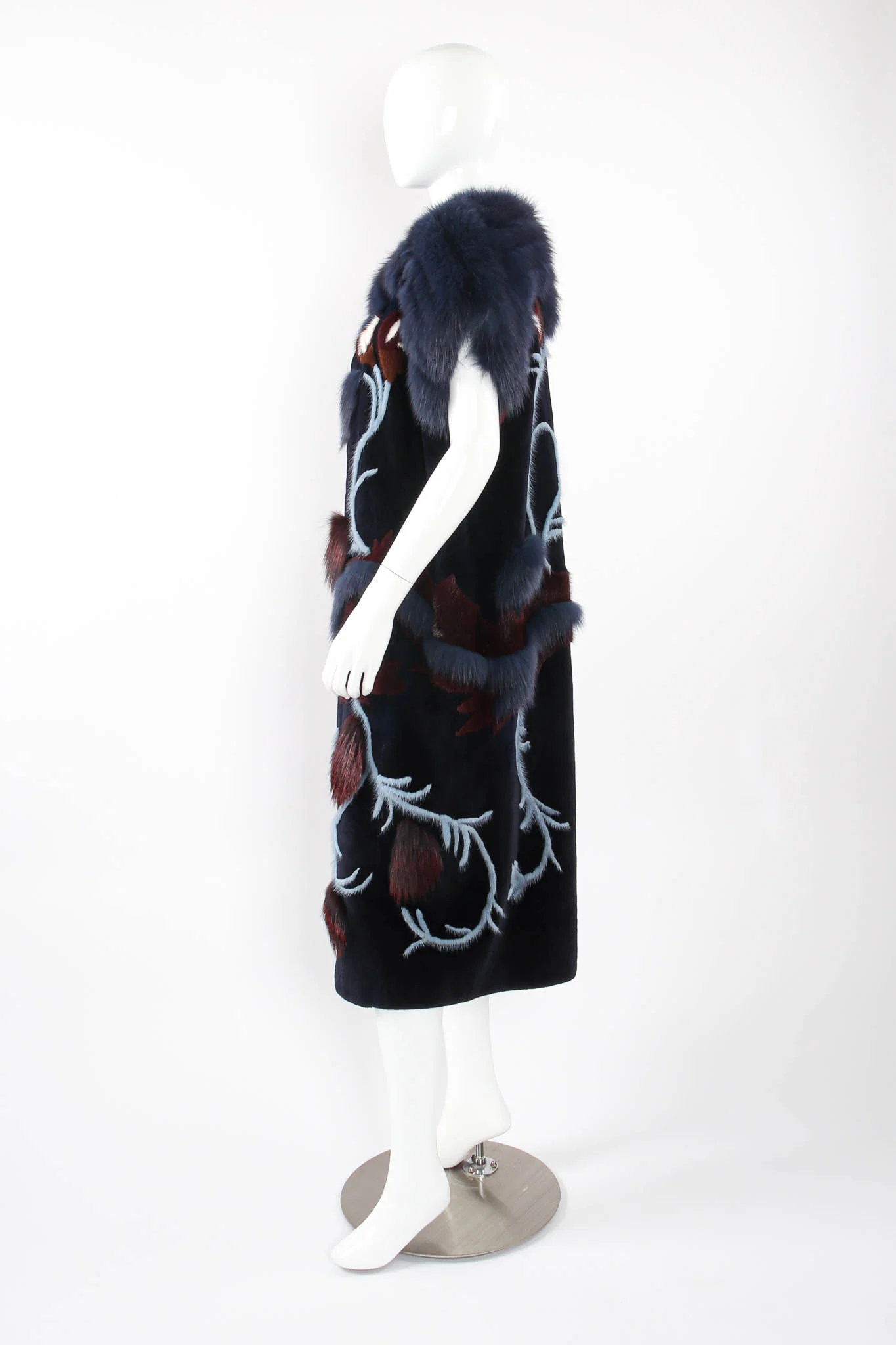 Sleeveless Mink Fur Coat - Image 4