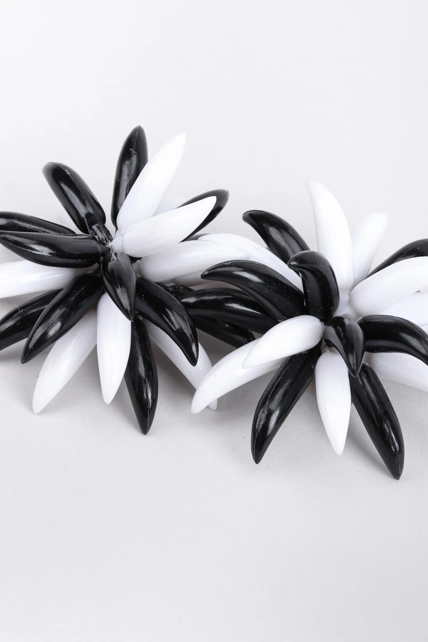 Anemone Burst Earrings - Image 5