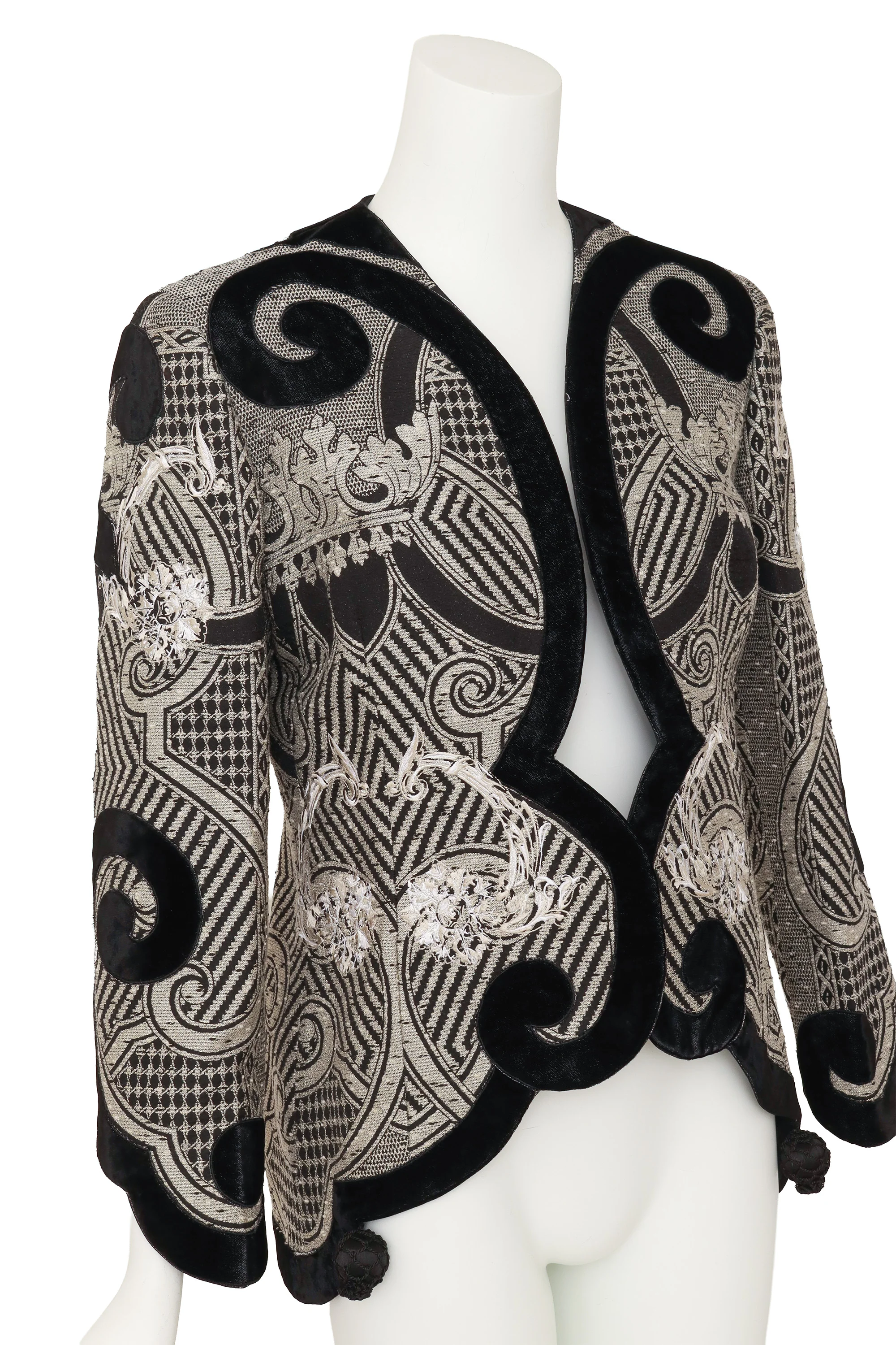 Baroque Jacquard Scallop Jacket - Image 2