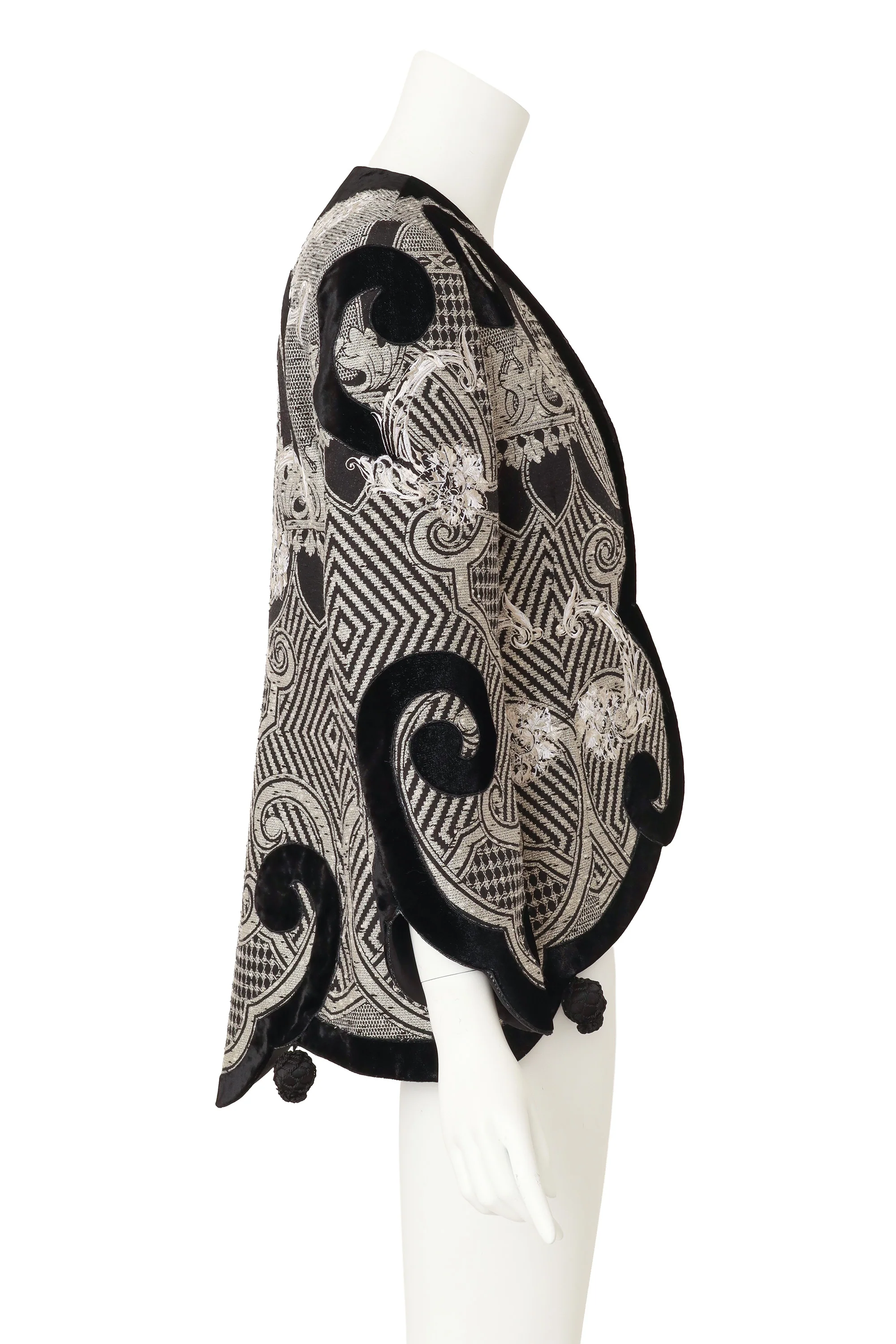 Baroque Jacquard Scallop Jacket - Image 3