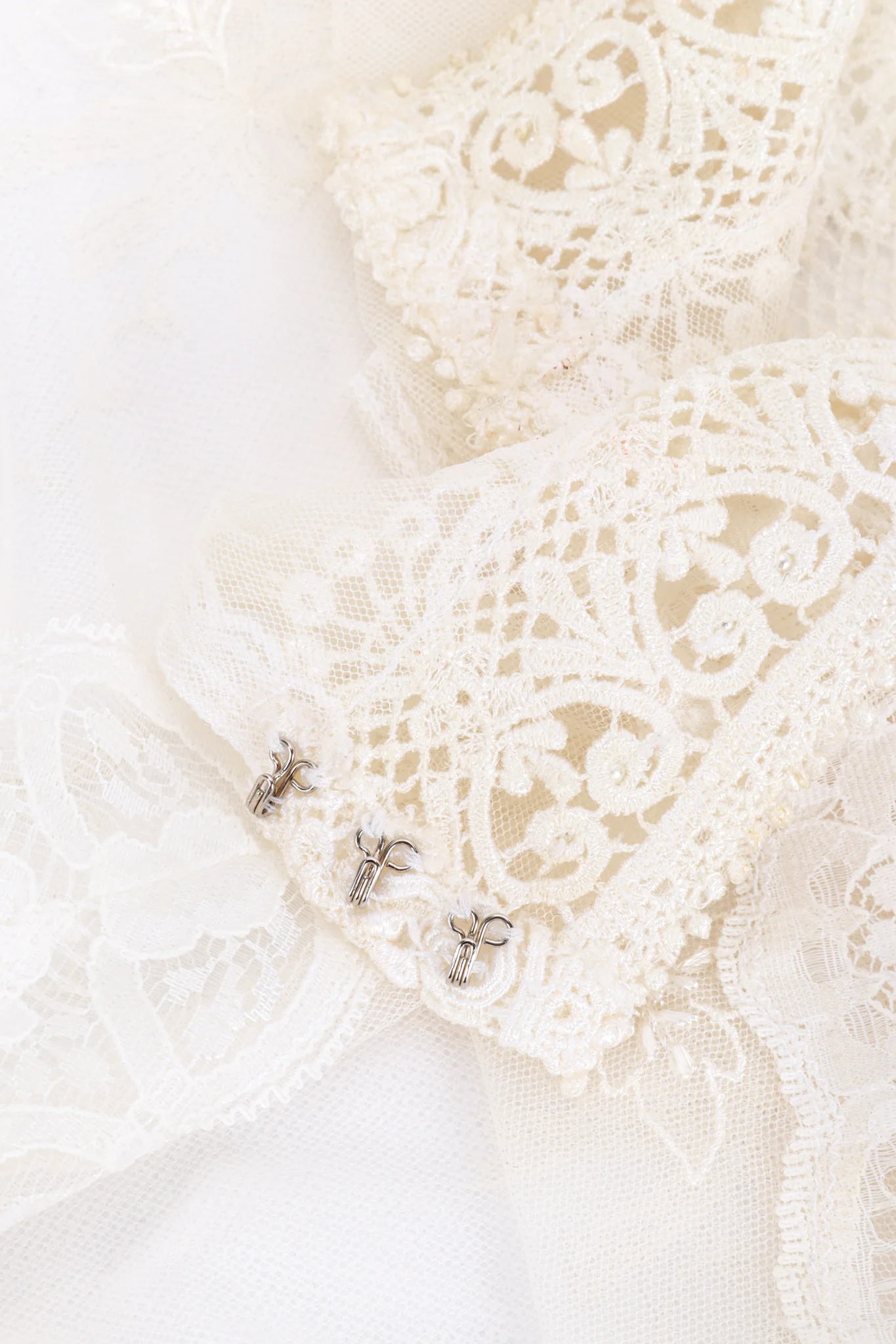Beaded Floral Lace Blouse - Image 7