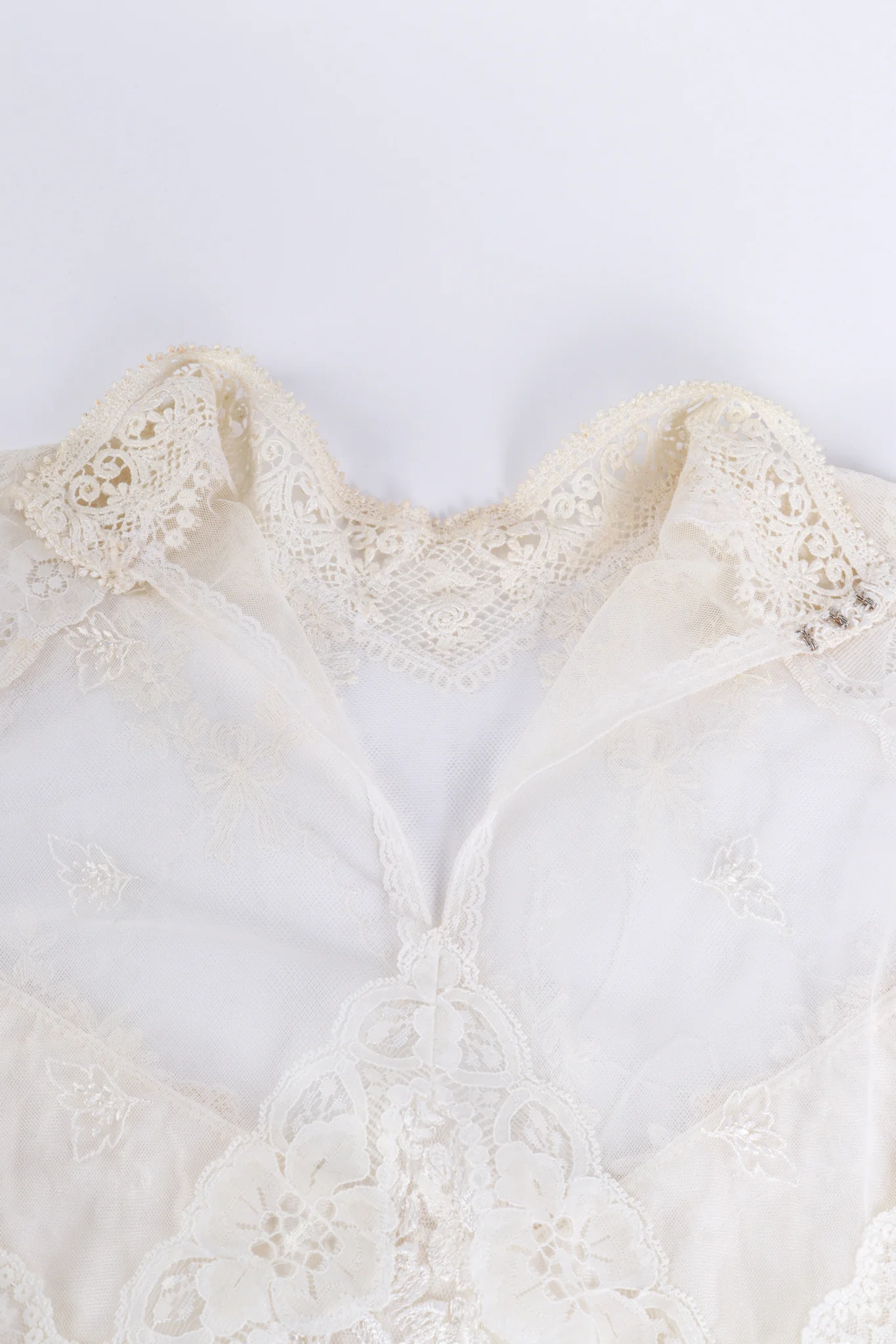 Beaded Floral Lace Blouse - Image 8