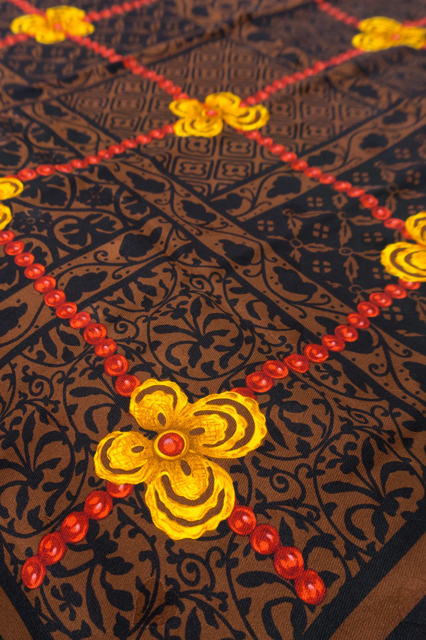 Celtic Heart Blossom Bead Silk Scarf - Image 8