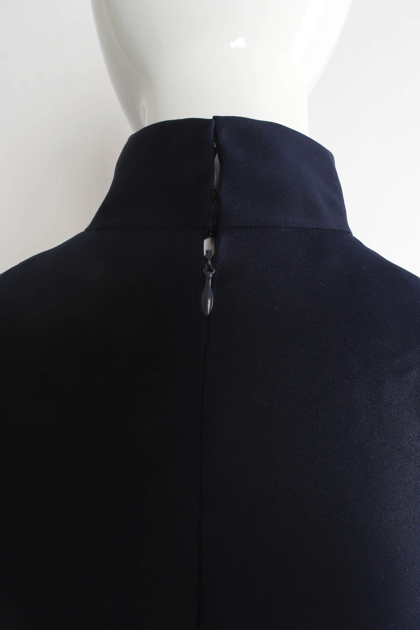 1960s Bold Stripe Navy Dress - Image 6