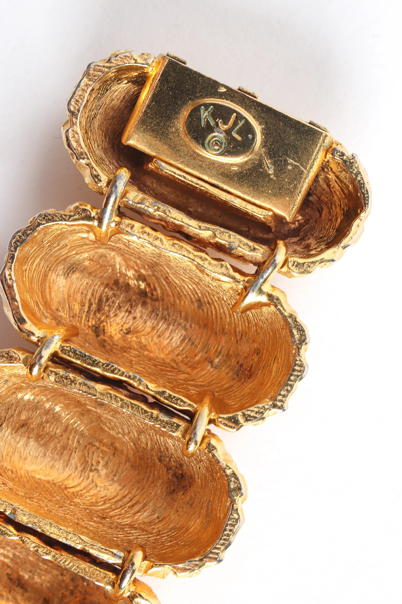 Brutalist Pillow Link Bracelet - Image 11