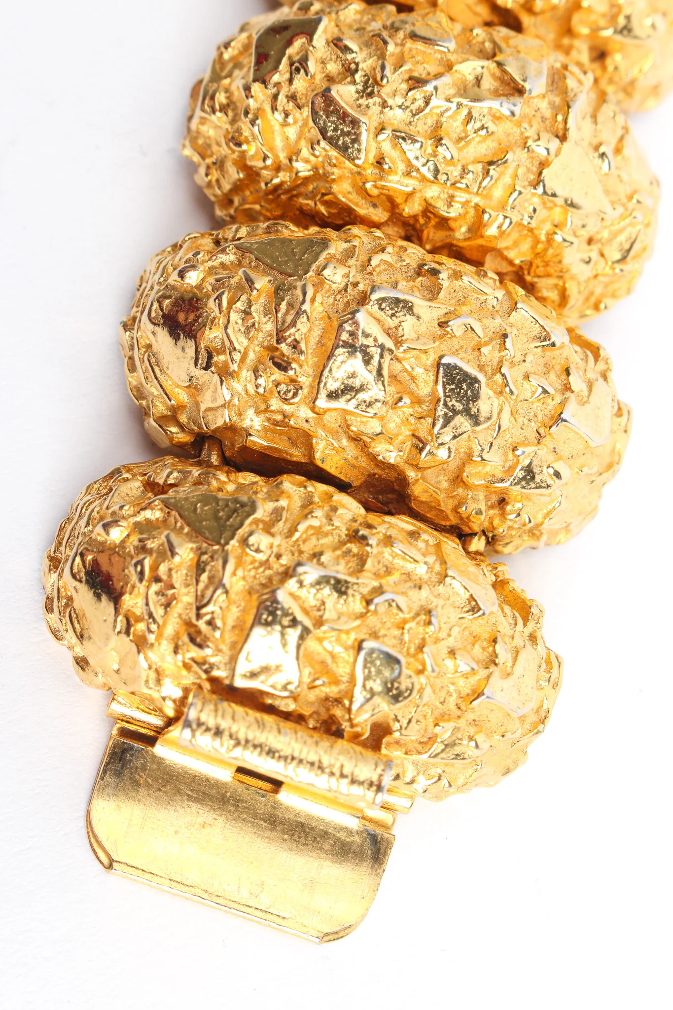 Brutalist Pillow Link Bracelet - Image 9