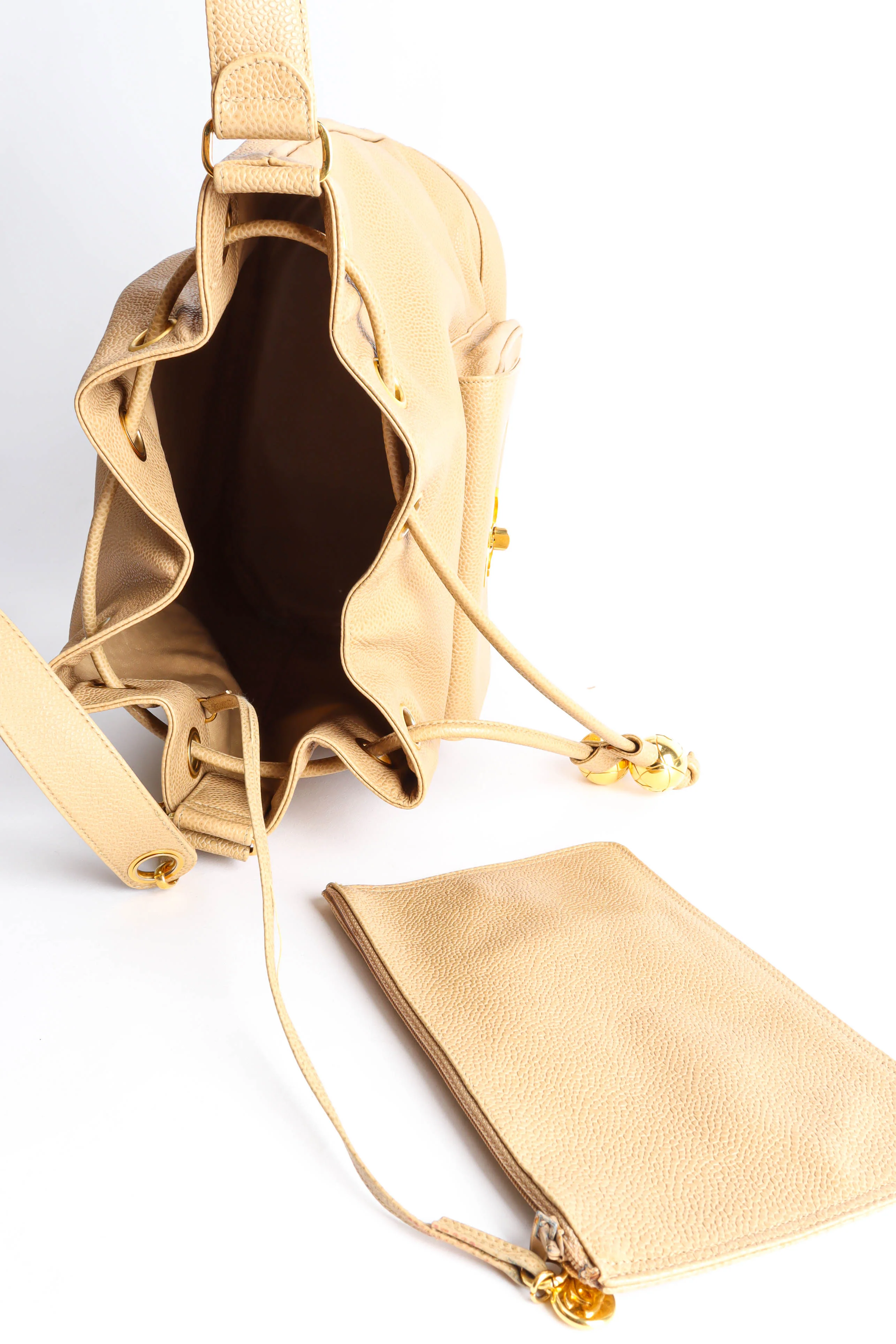 CC Logo Drawstring Bucket Bag - Image 12
