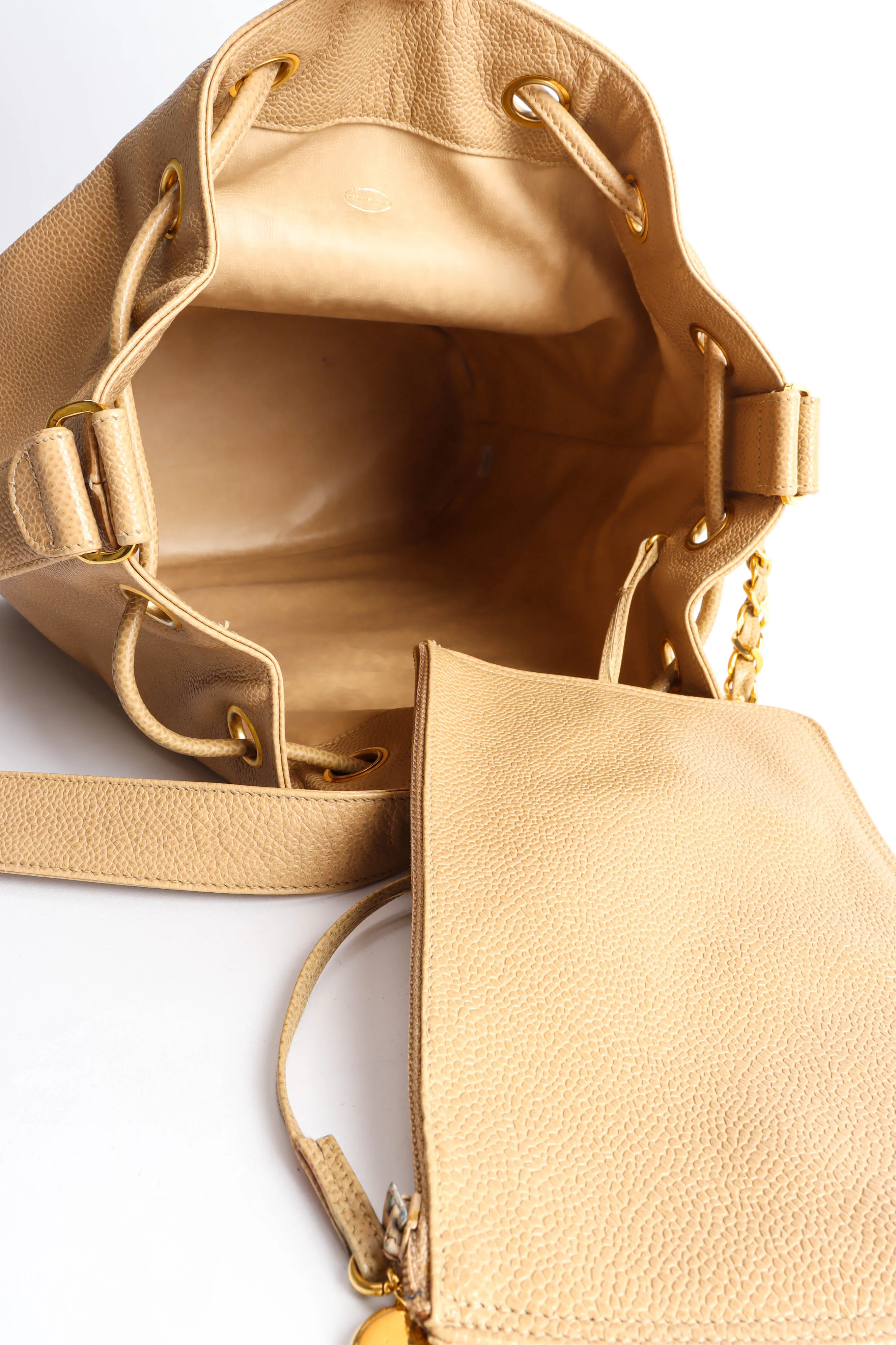 CC Logo Drawstring Bucket Bag - Image 13