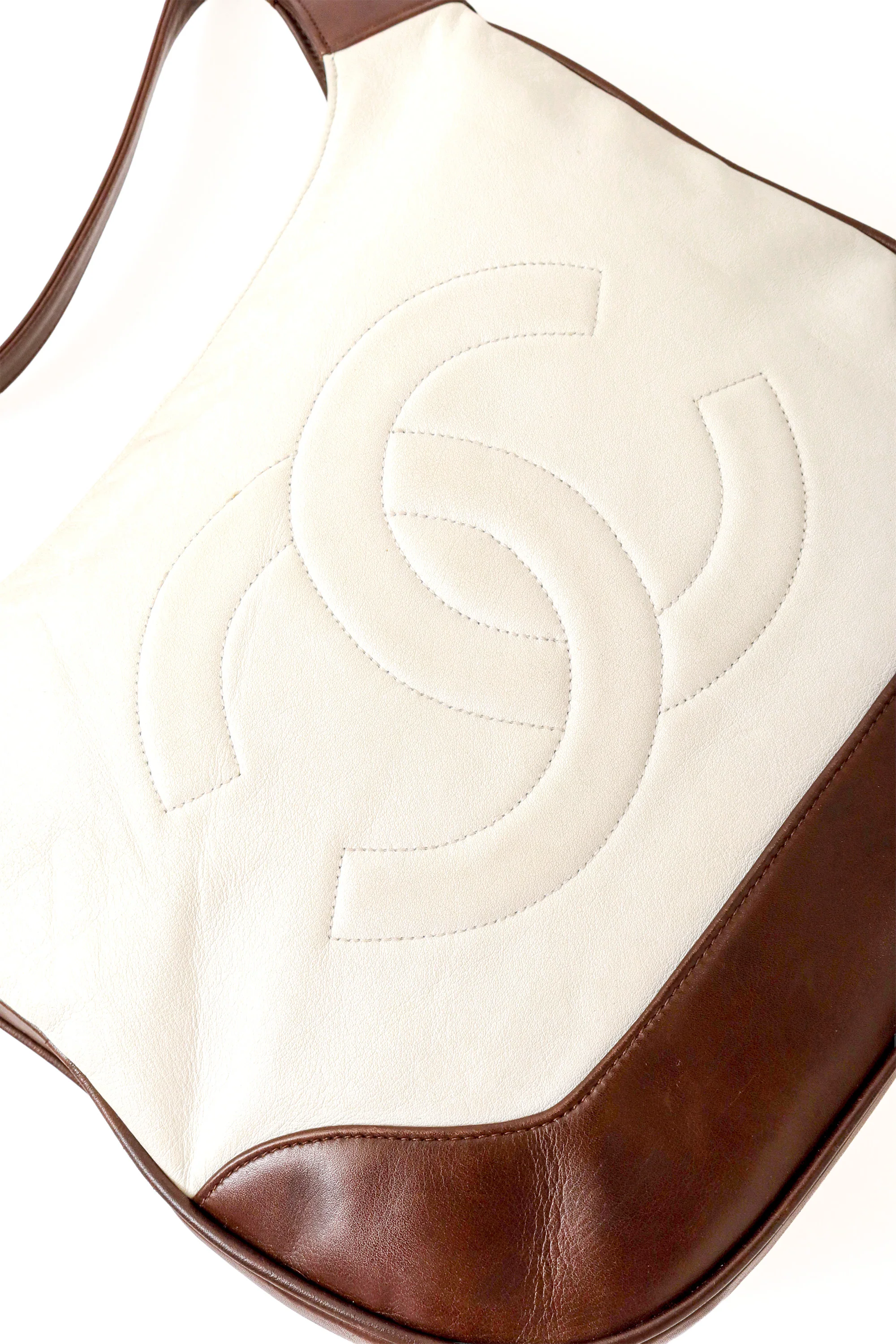 CC Medallion Hobo Bag - Image 3