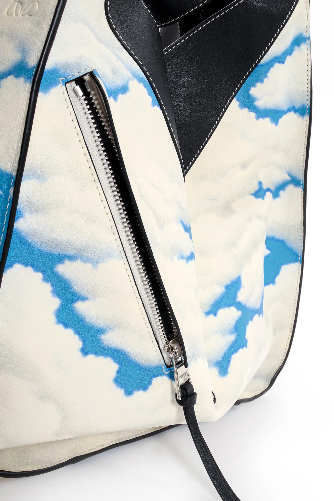 2017 S/S Cloud Print Leather Hammock Bag - Image 12