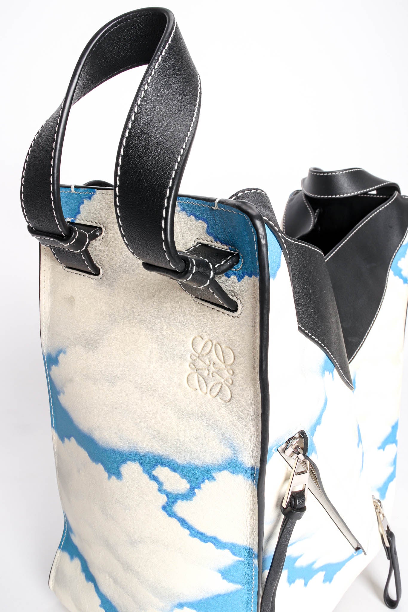 2017 S/S Cloud Print Leather Hammock Bag - Image 16