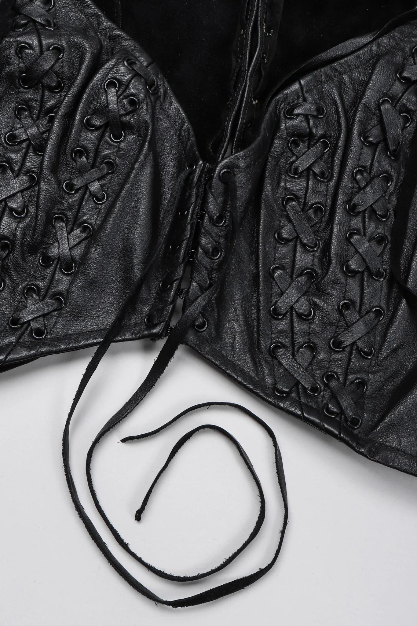 Cropped Leather Vest - Image 9