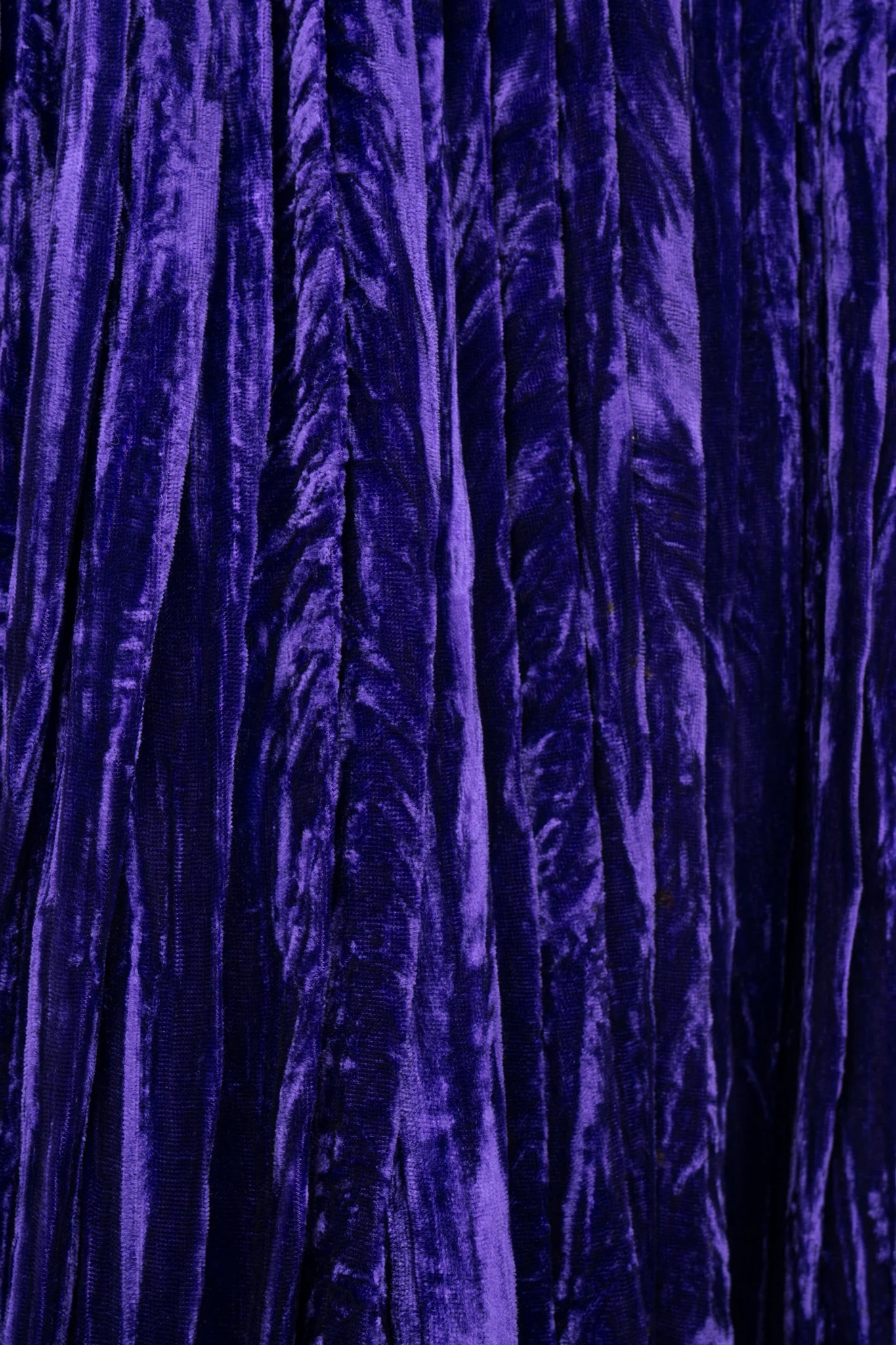 Crushed Velvet Pleated Skirt - Image 10