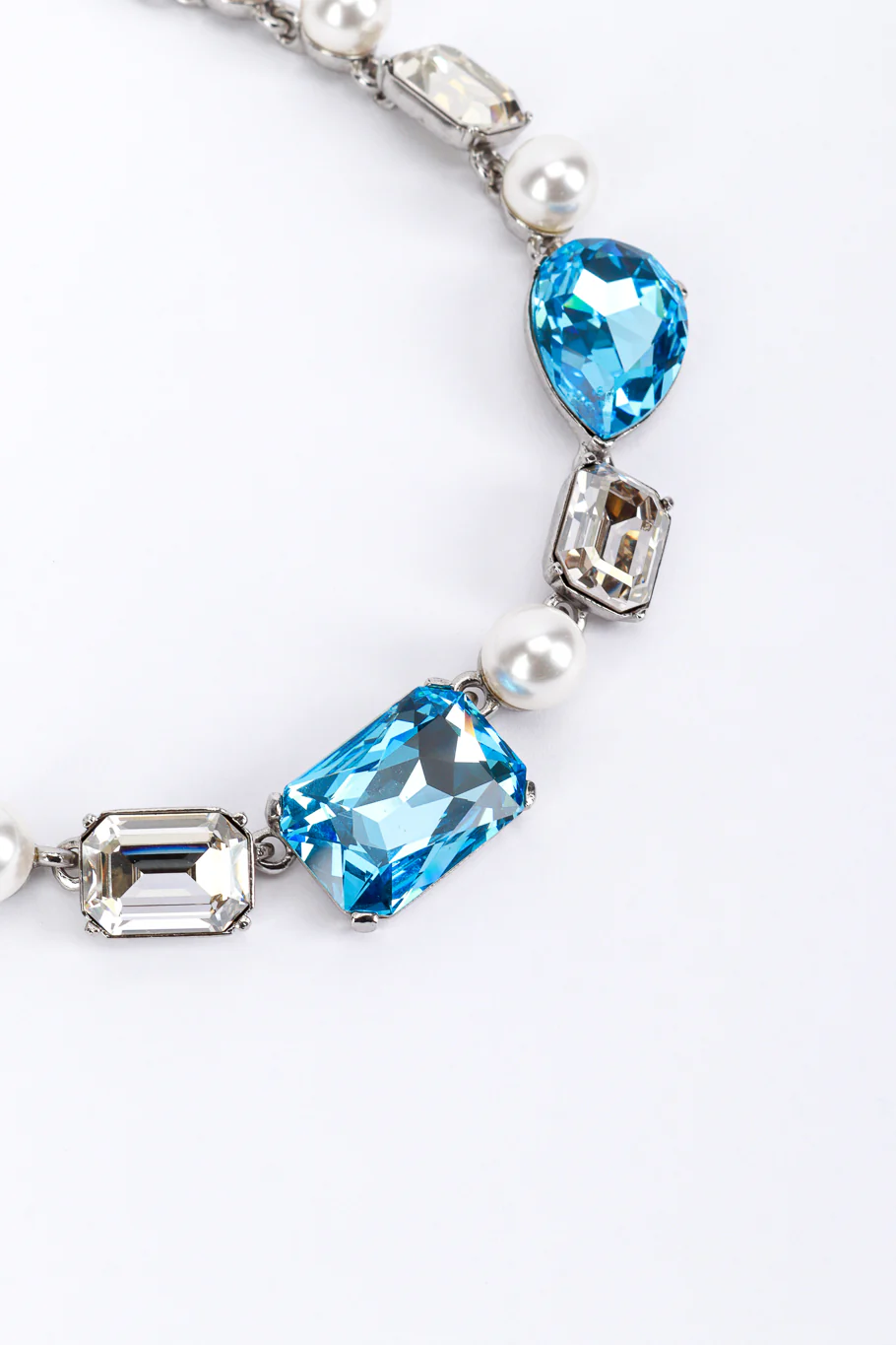 Crystal & Pearl Collar Necklace - Image 4