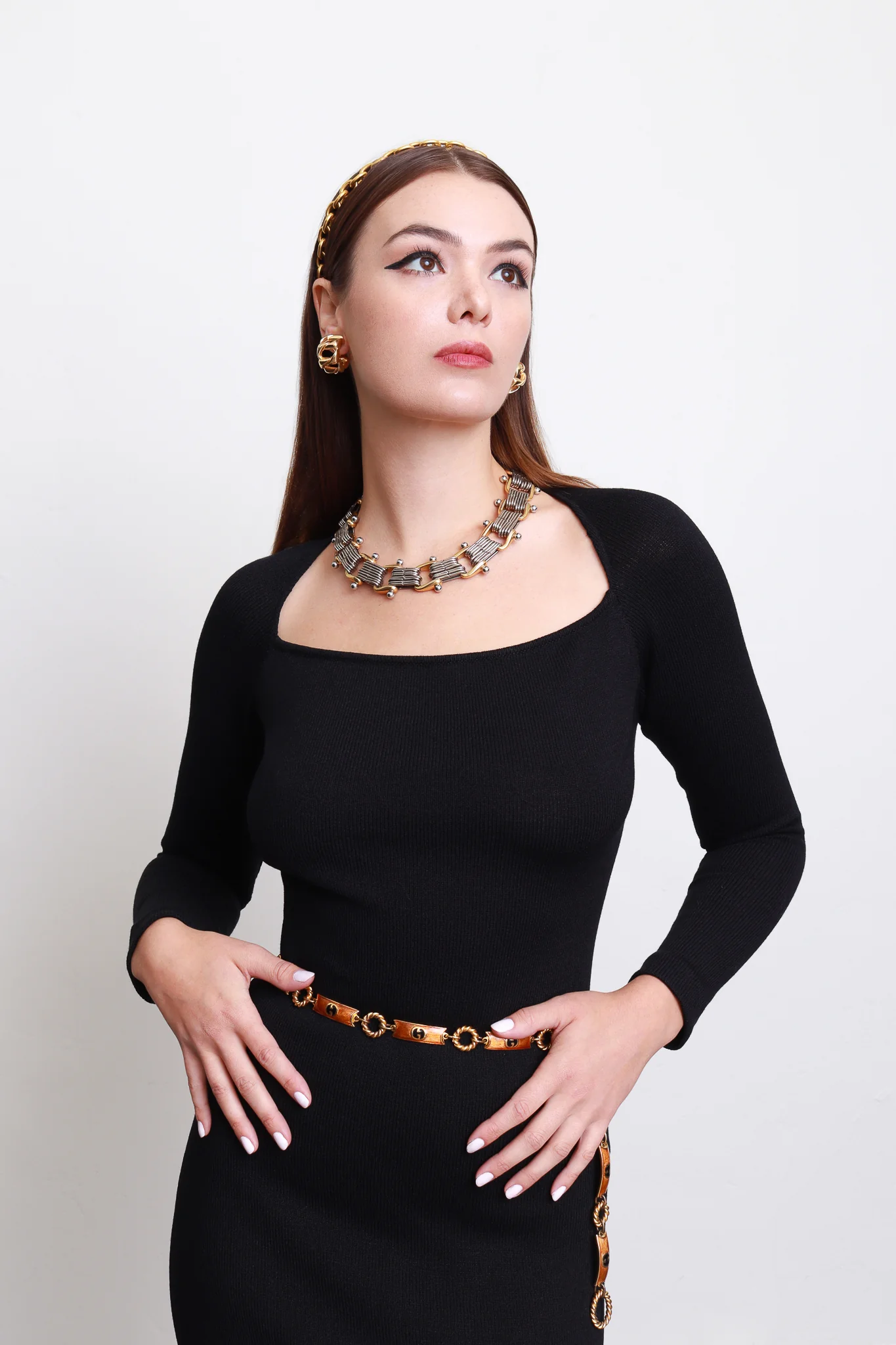 Curb Chain Huggie Earrings - Image 2