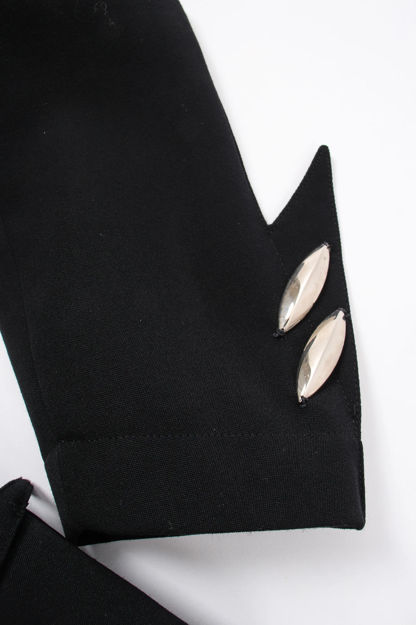 1980s Pointed Cutout Collar Jacket & Skirt Set - Image 14