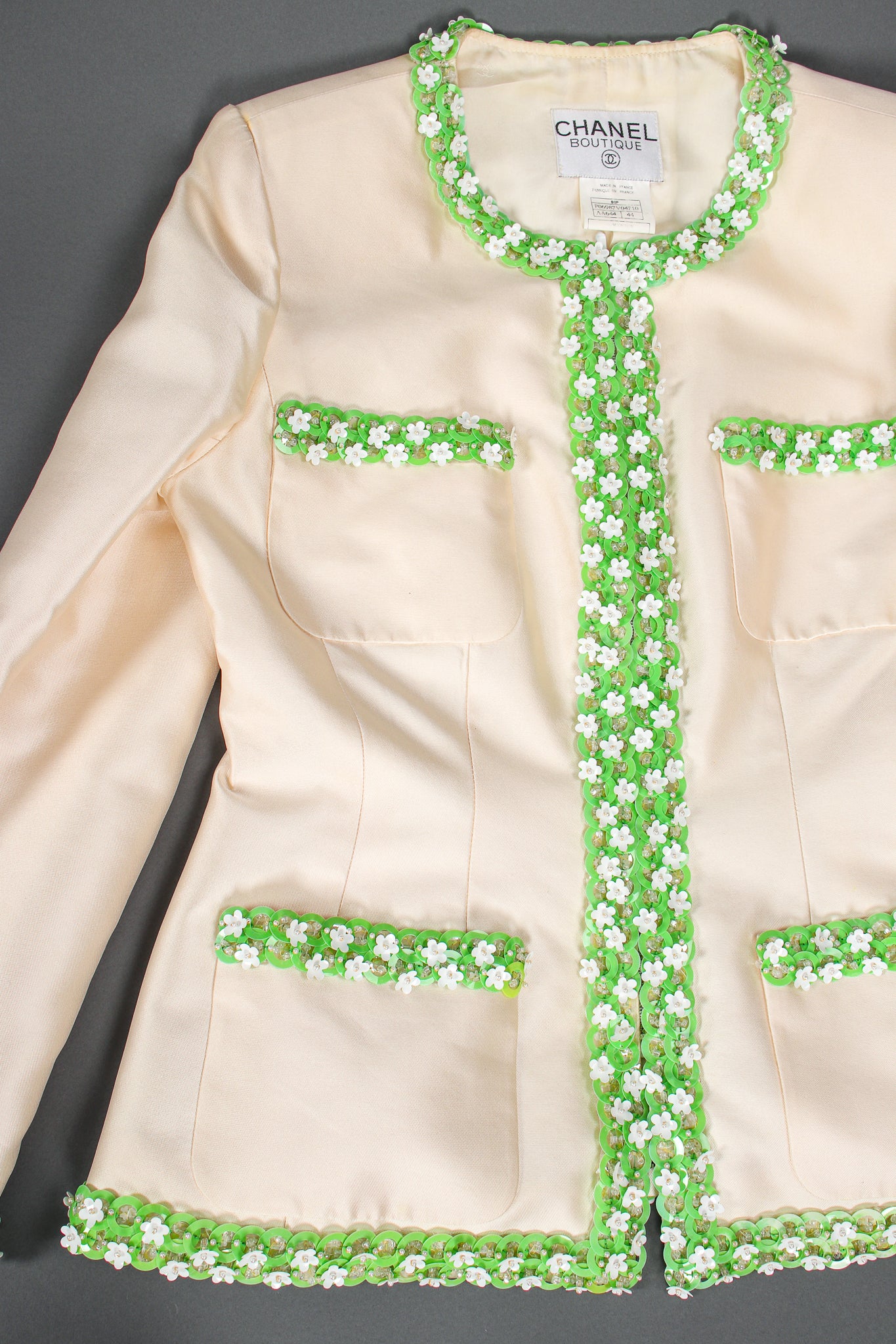 1996 S/S Daisy Beaded Silk Jacket & Skirt Suit - Image 11