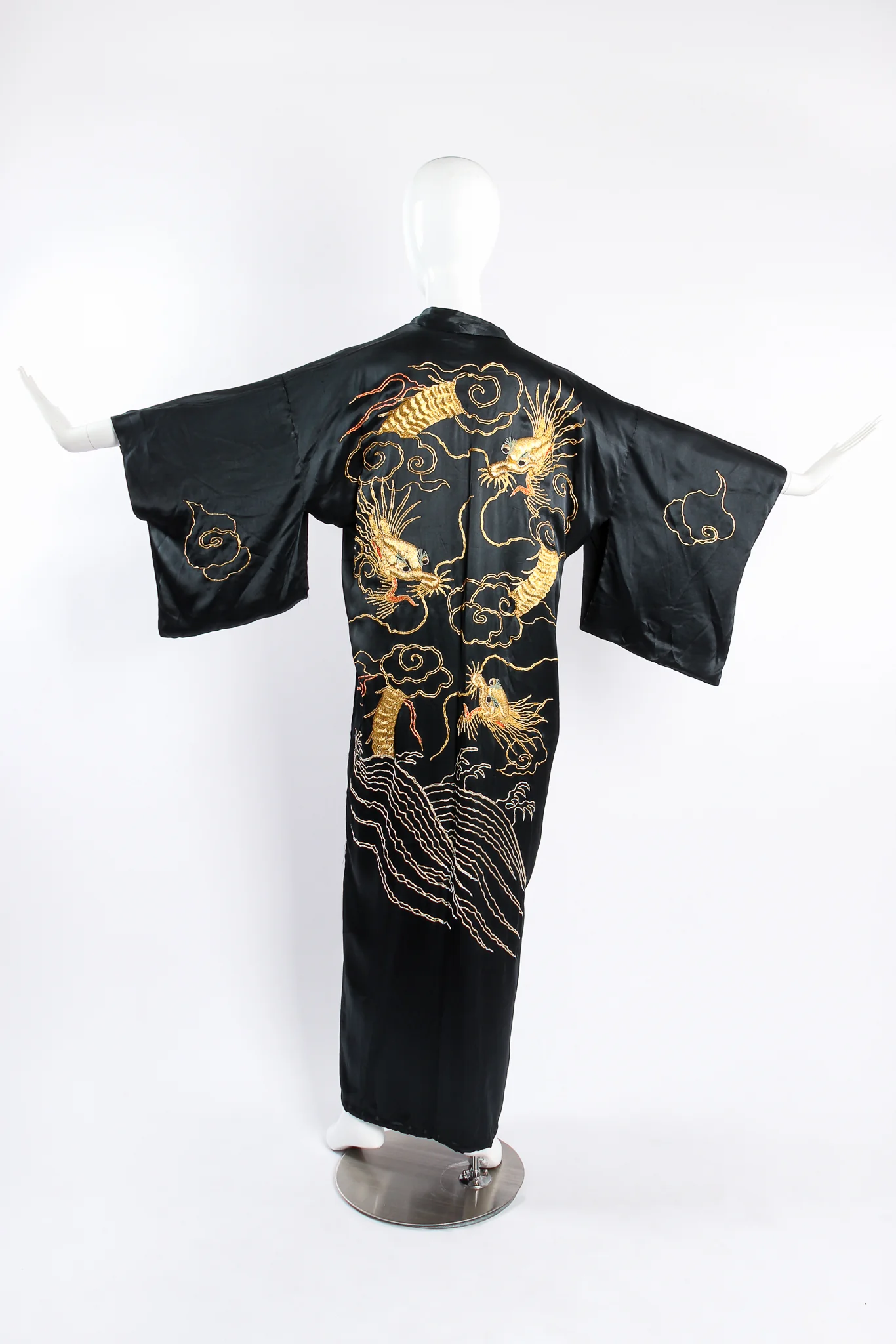 Dancing Dragon Kimono - Image 3