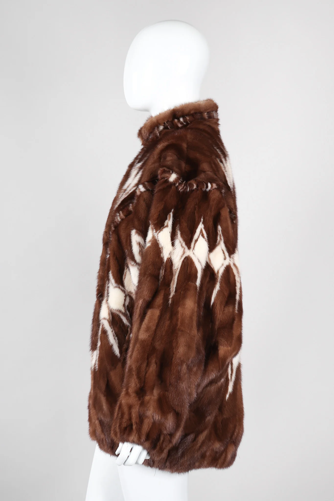 Diamond Mink Coat - Image 4