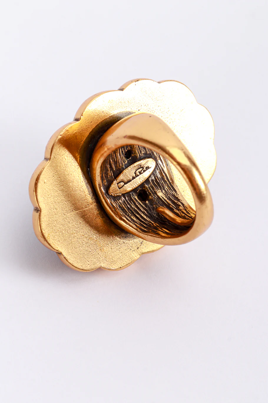 Domed Gripoix Scalloped Cocktail Ring - Image 5