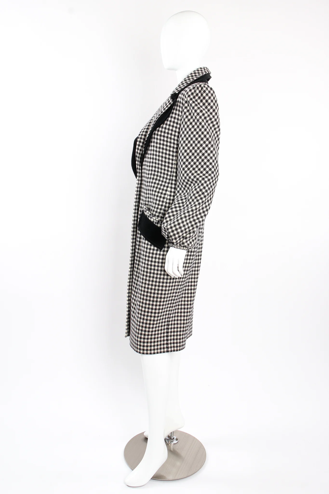 Double Lapel Houndstooth Reefer Coat - Image 5