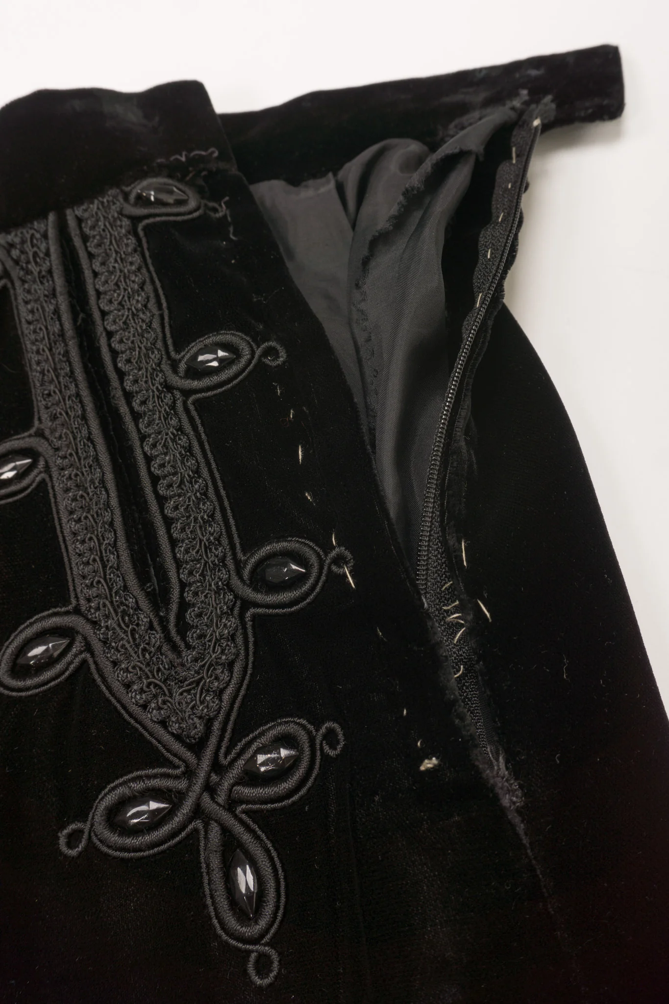 Embellished Velvet Vest & Skirt Set - Image 18