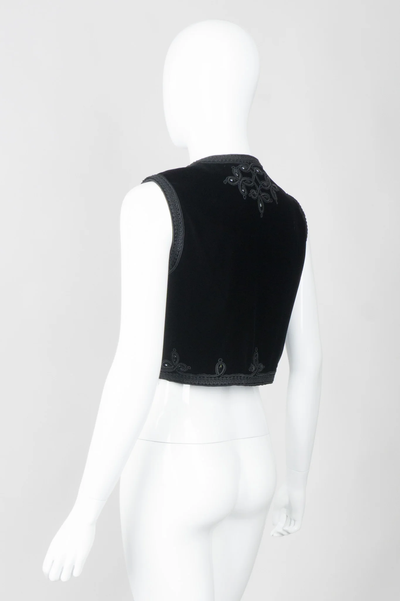 Embellished Velvet Vest & Skirt Set - Image 5