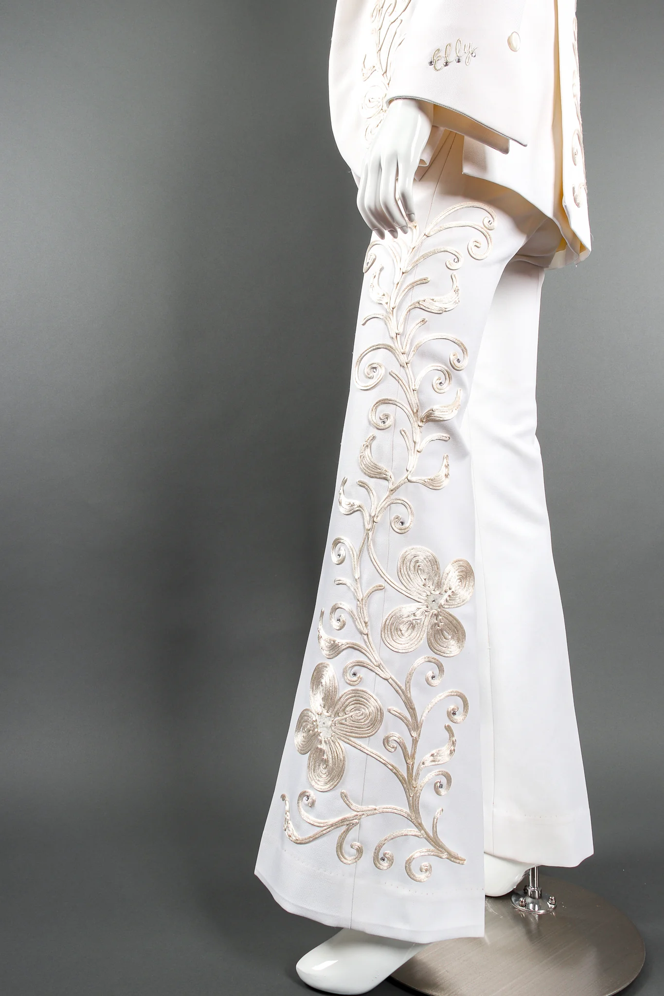 Cord Embroidered 3-Piece Suit - Image 10