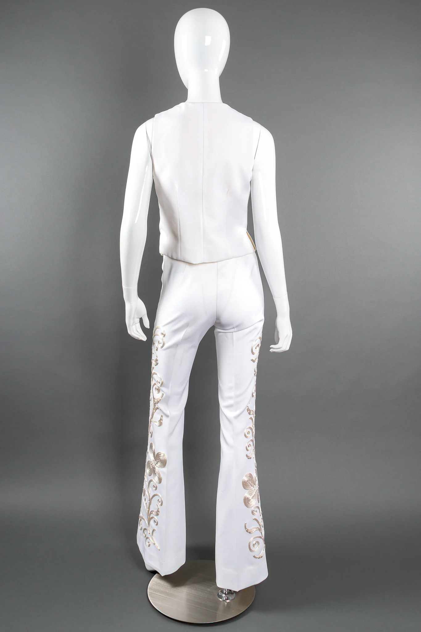 Cord Embroidered 3-Piece Suit - Image 15