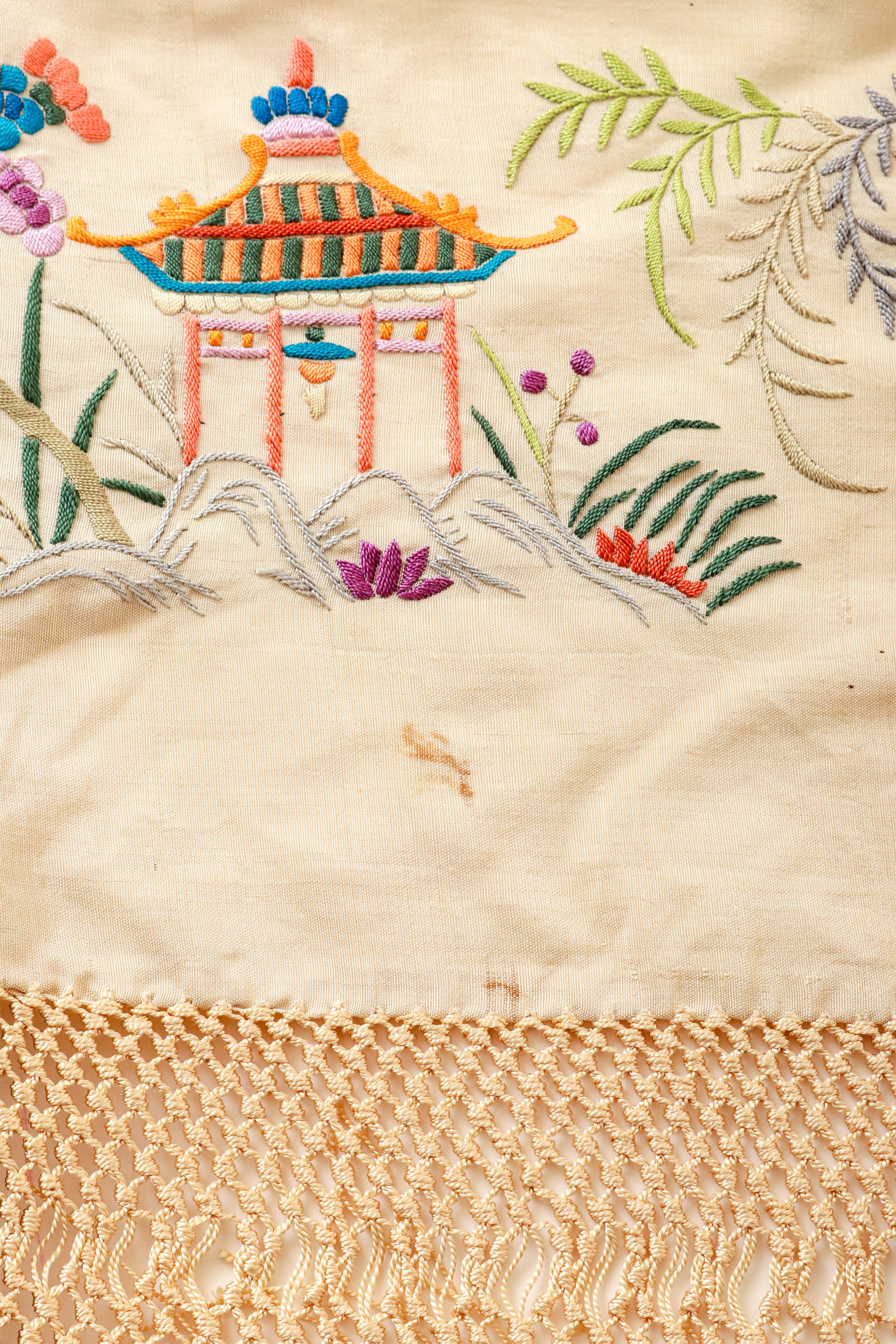 Embroidered Chinoiserie Piano Shawl - Image 9