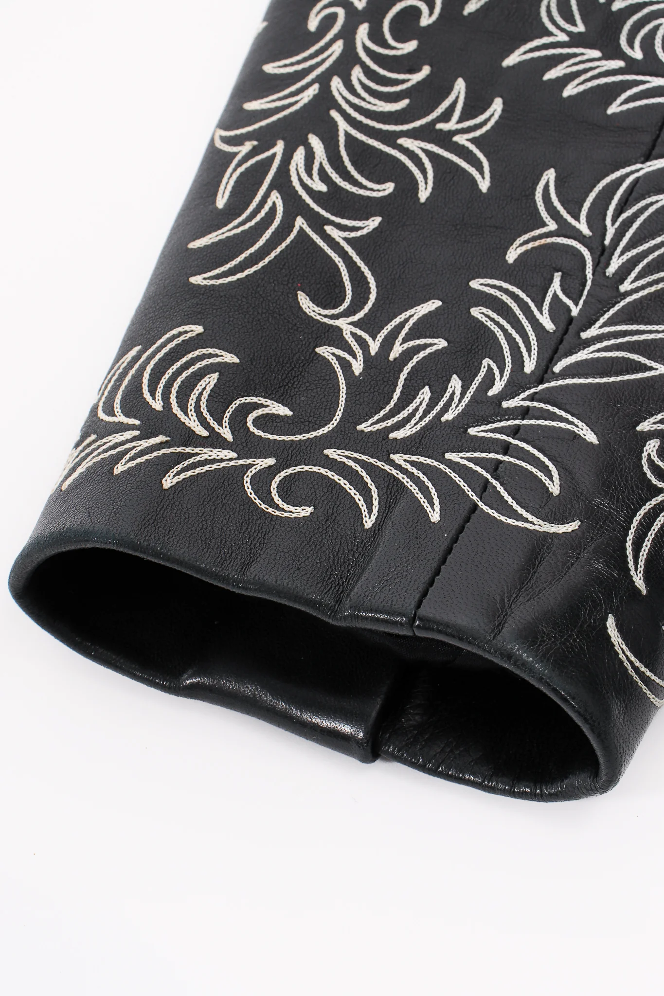 Embroidered Collarless Leather Jacket - Image 21