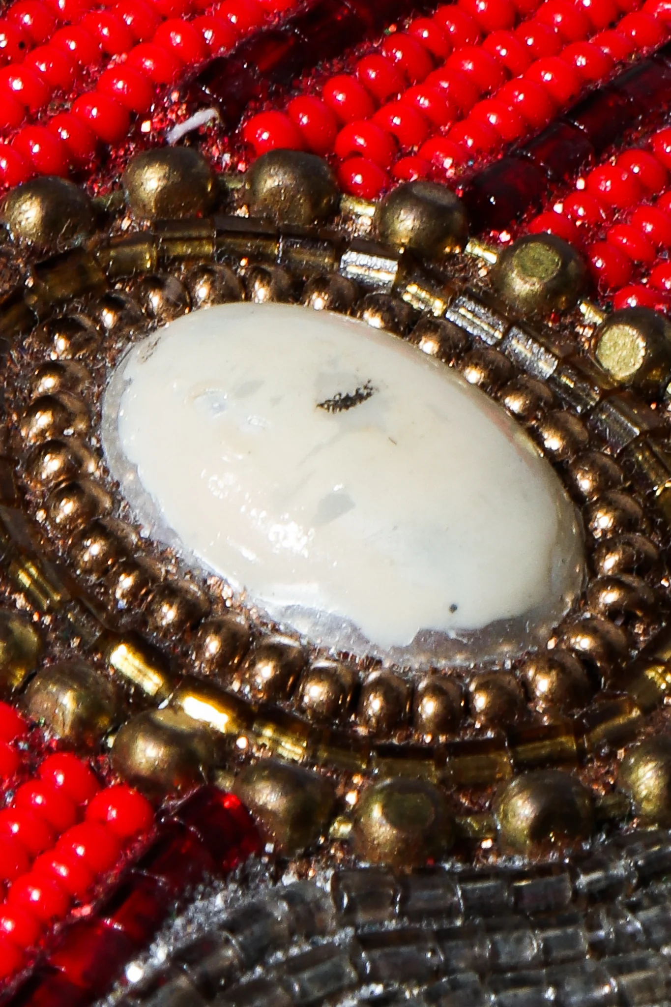 Emerald Eyes Beaded Face Bag - Image 15