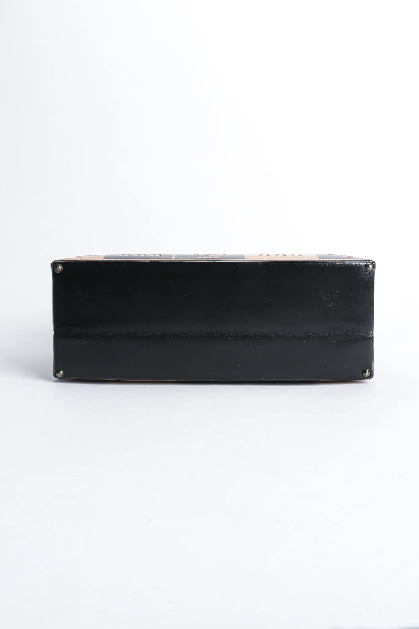 European Crest Box Bag - Image 10
