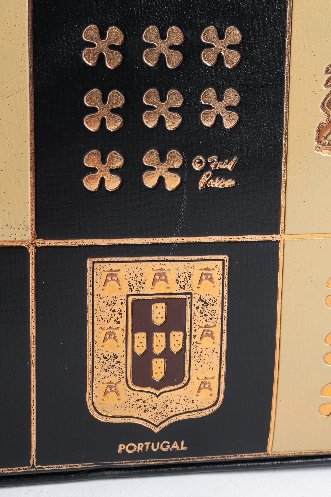 European Crest Box Bag - Image 21