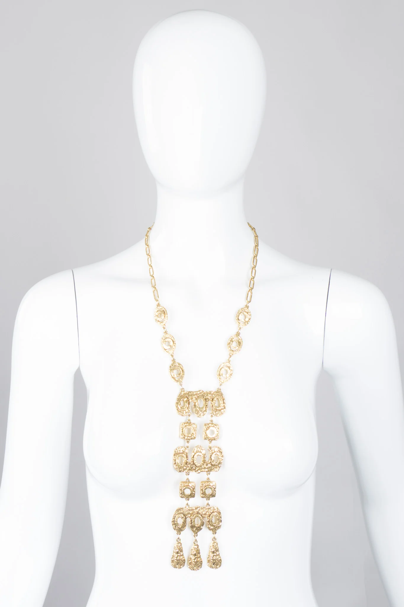 Eyelet Pendant Plate Necklace - Image 2