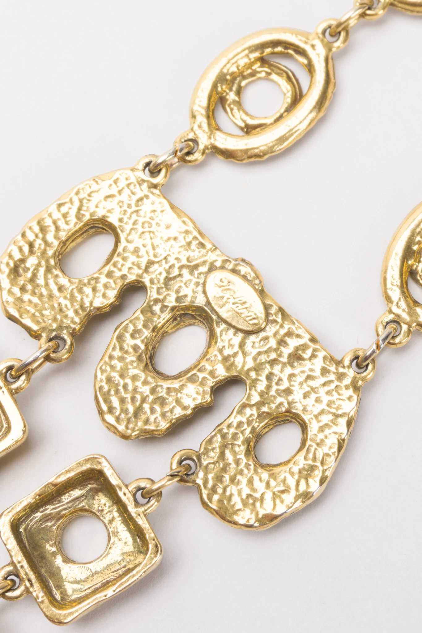 Eyelet Pendant Plate Necklace - Image 7