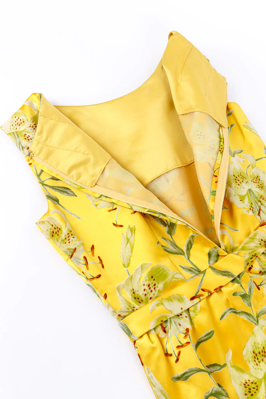 Flocked Velvet Floral Gown - Image 4