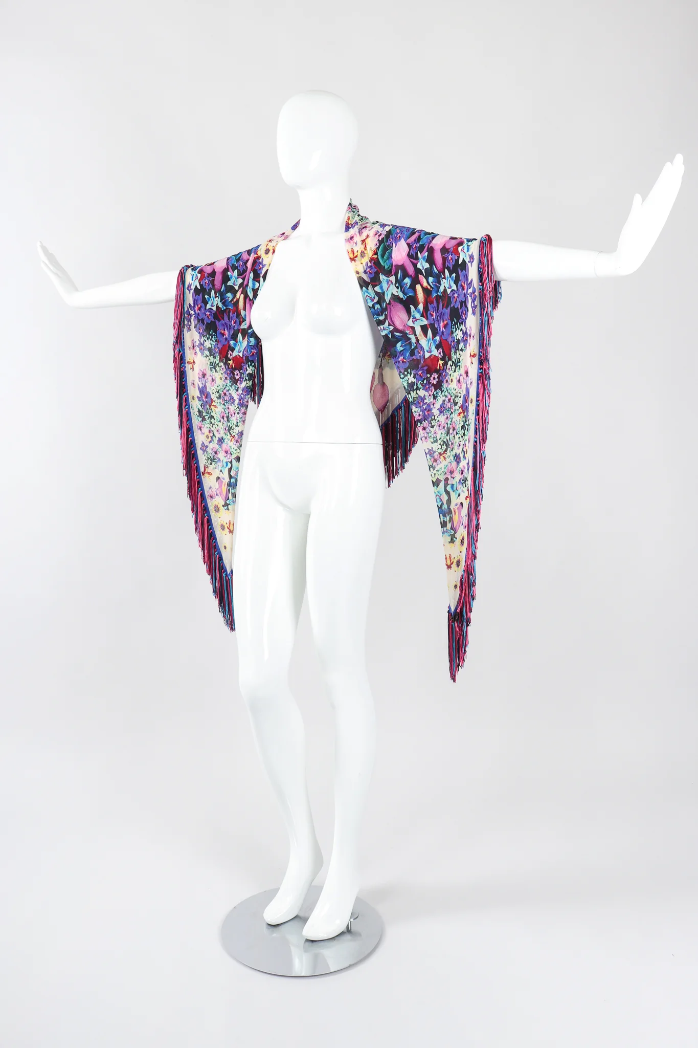 Floral Fringe Kaleidoscope Shawl - Image 7
