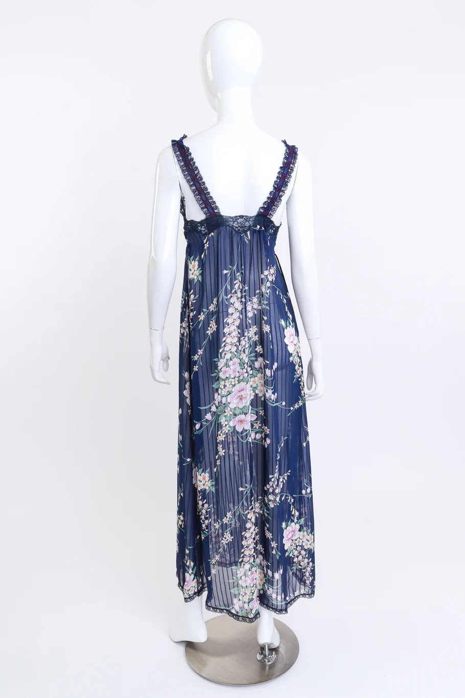 Floral Lace Nightgown & Robe Set - Image 5