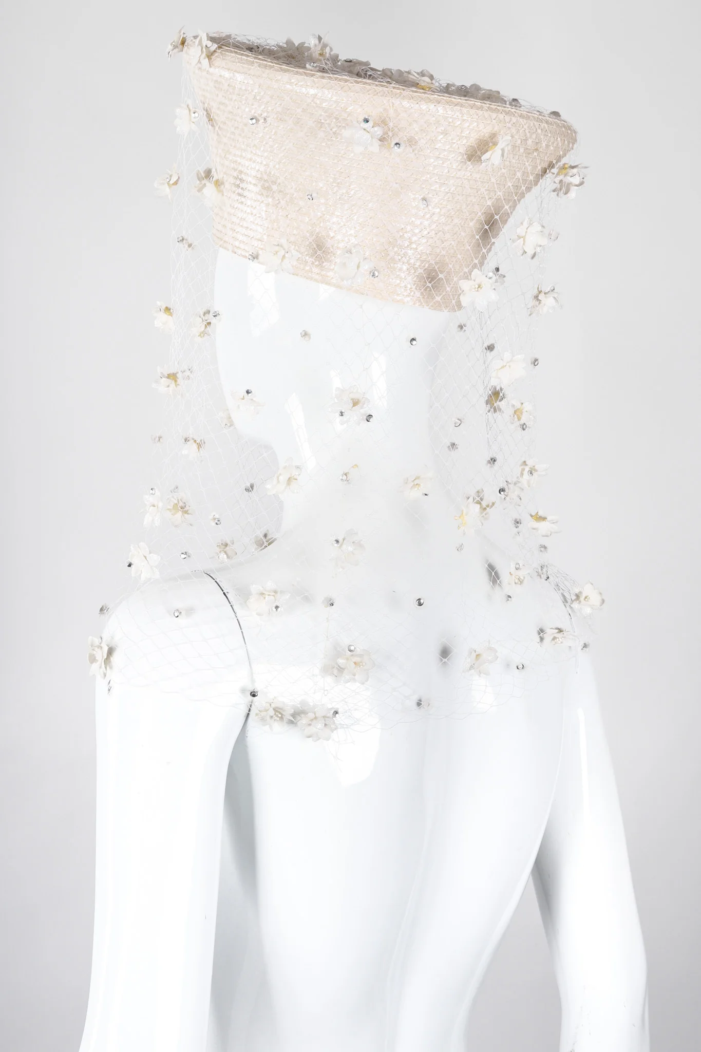 Floral Veiled Cossack Hat - Image 5