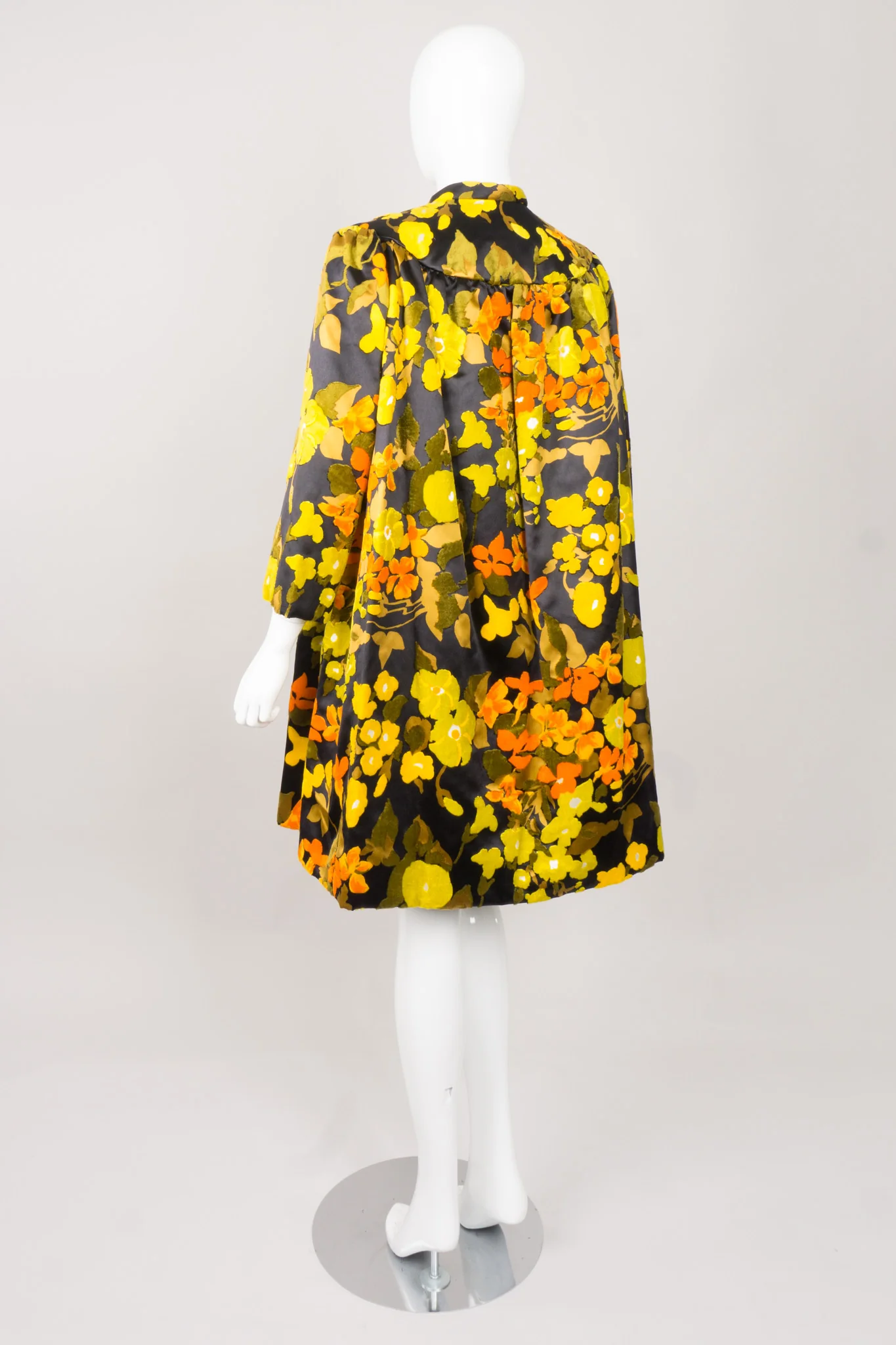 Floral Velvet Pile Coat - Image 4